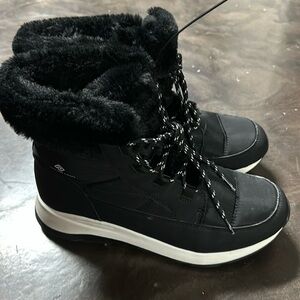 Dream Pairs sz 11 winter boots NEW